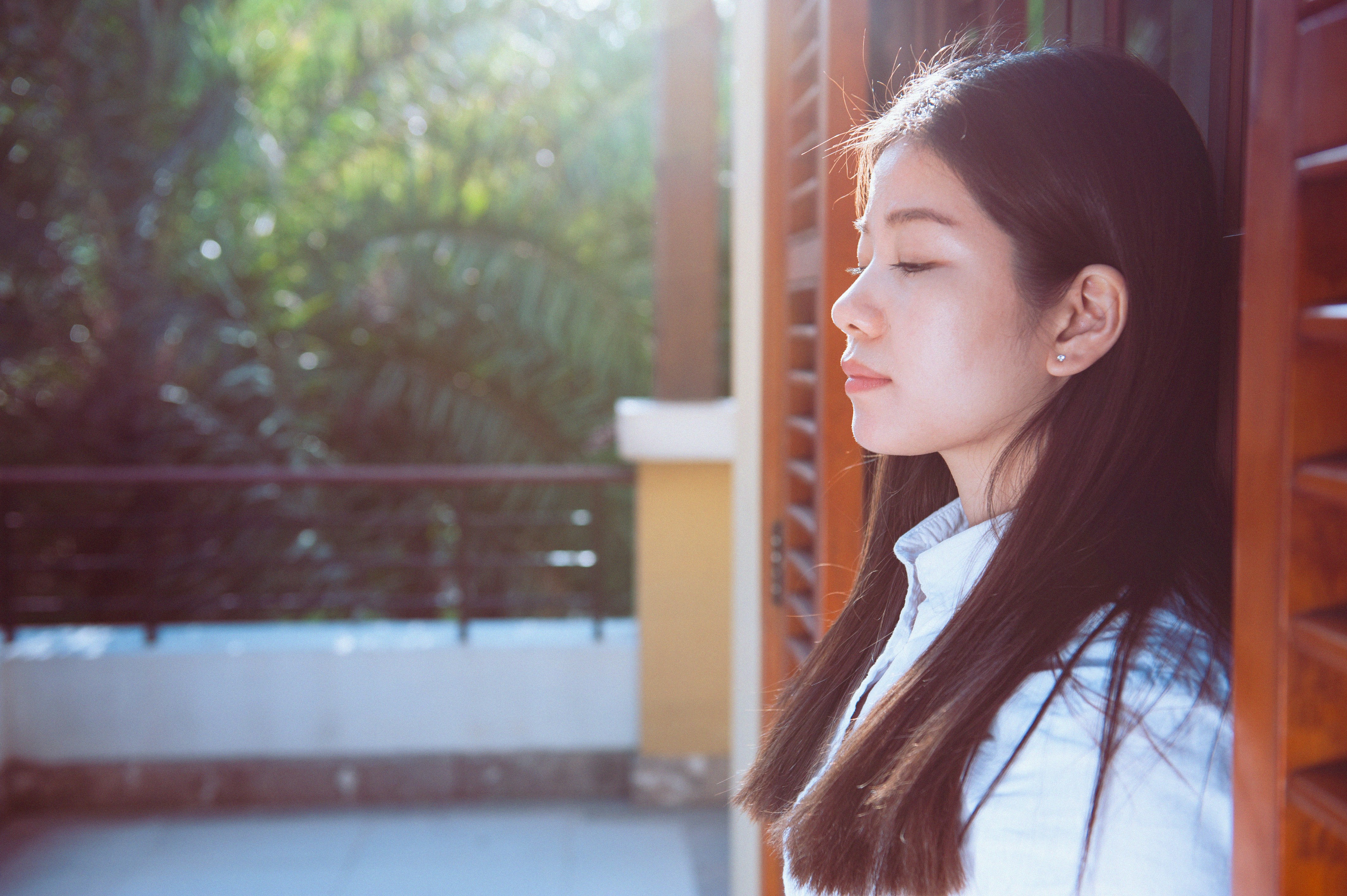 How to Get Rid of Negative Thoughts: 6 Effective Techniques that Really Help