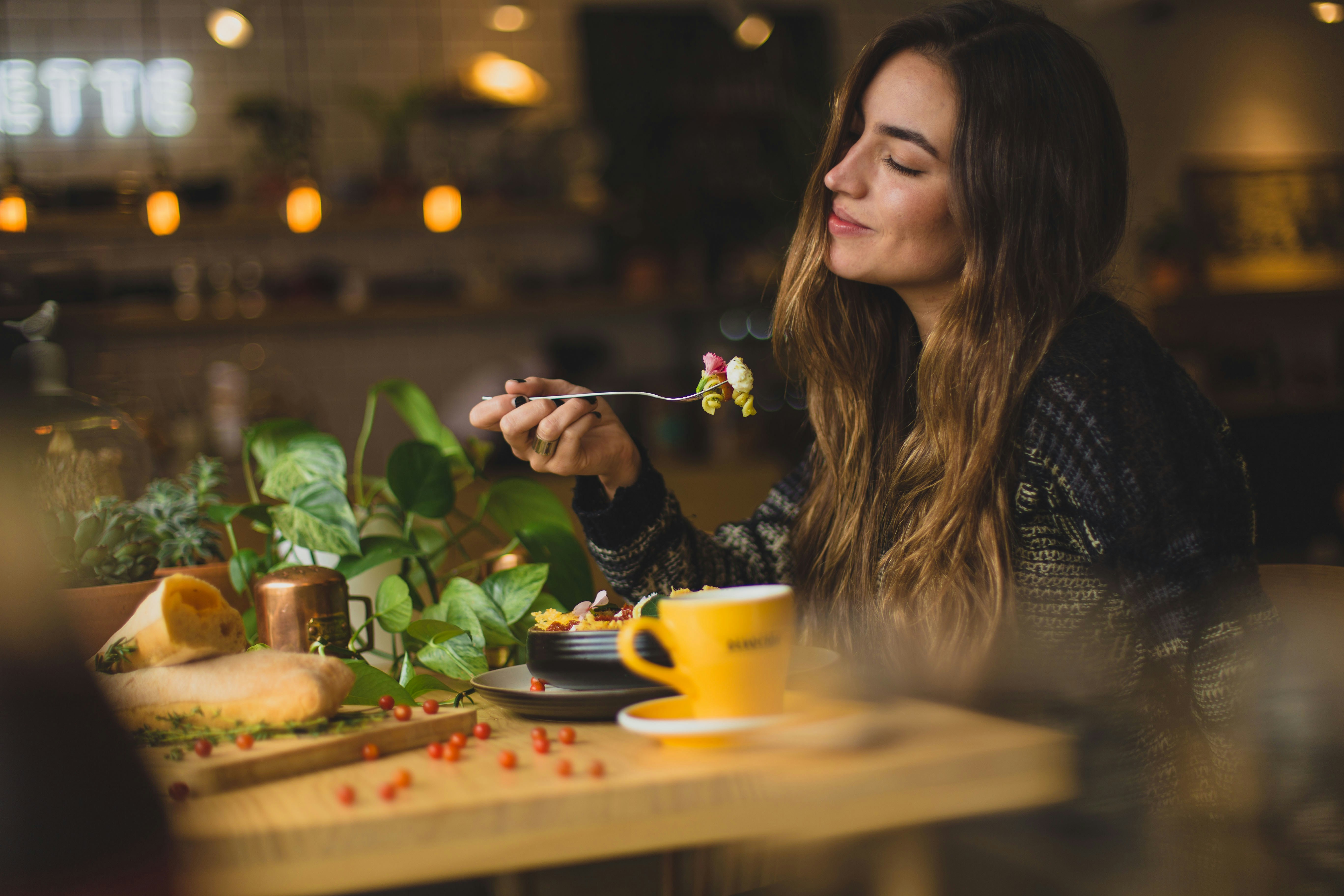 Intuitive Eating: How to Eat Whatever You Want and Lose Weight Without Stress