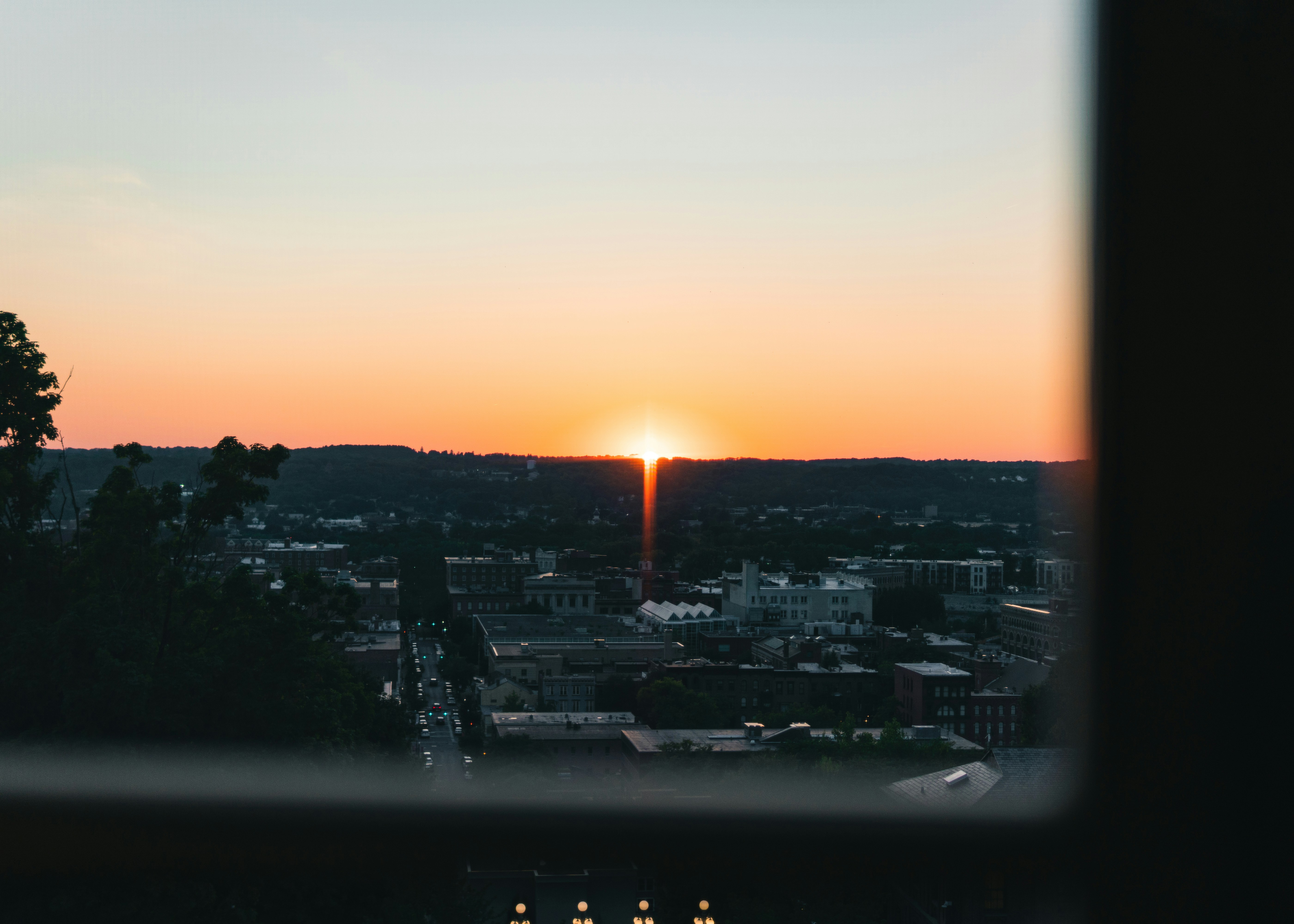 Photo by Jiawei Zhao on Unsplash, psychology, online psychologist, psychological practices, gratitude practice, the power of gratitude, gratitude diary, why keep a gratitude diary, what is a gratitude diary, Gratitude Journal