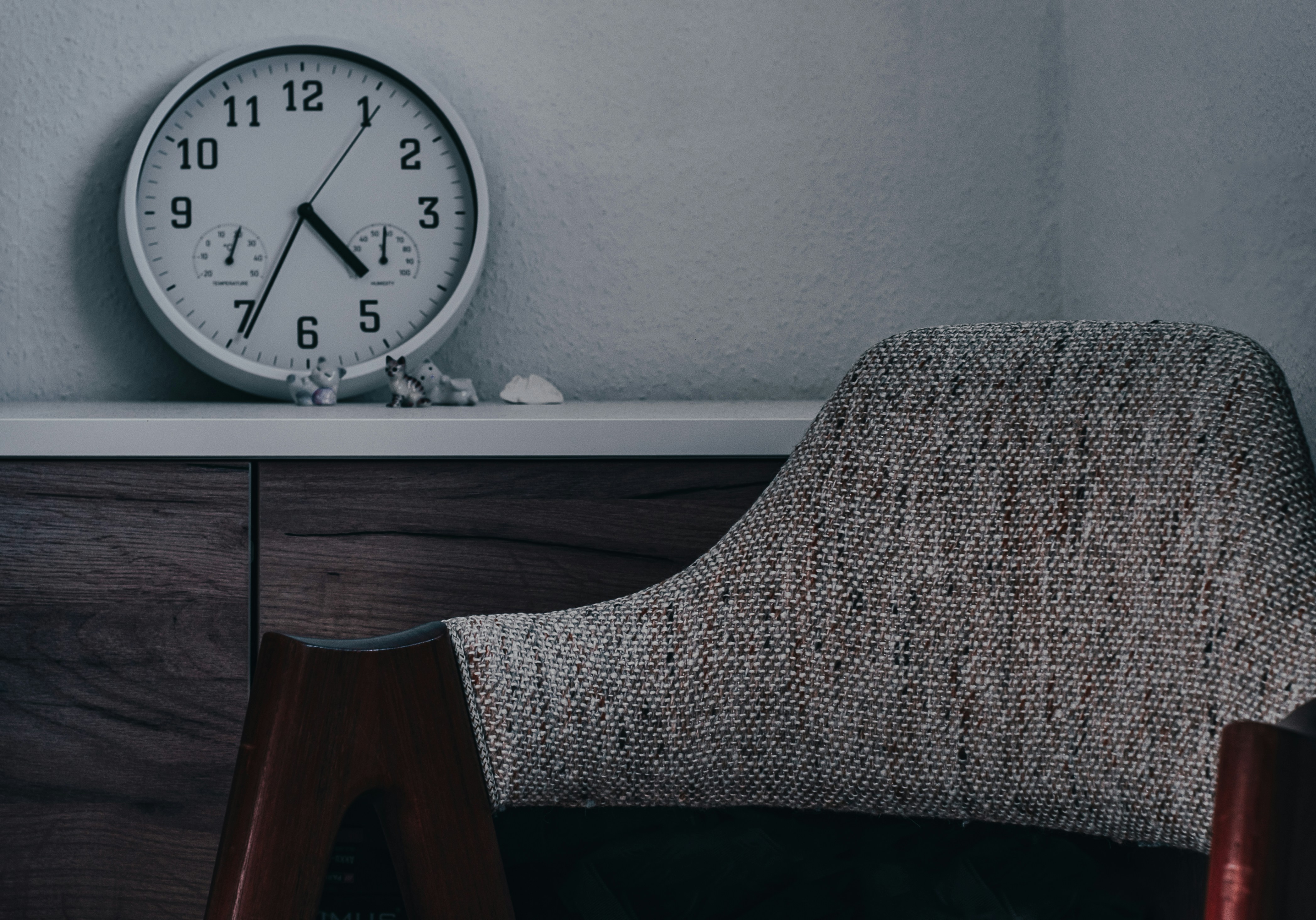 Photo by Lana on Unsplash, procrastination, female procrastination, how to stop putting everything off, how to stop putting things off, self-confidence, perfectionism