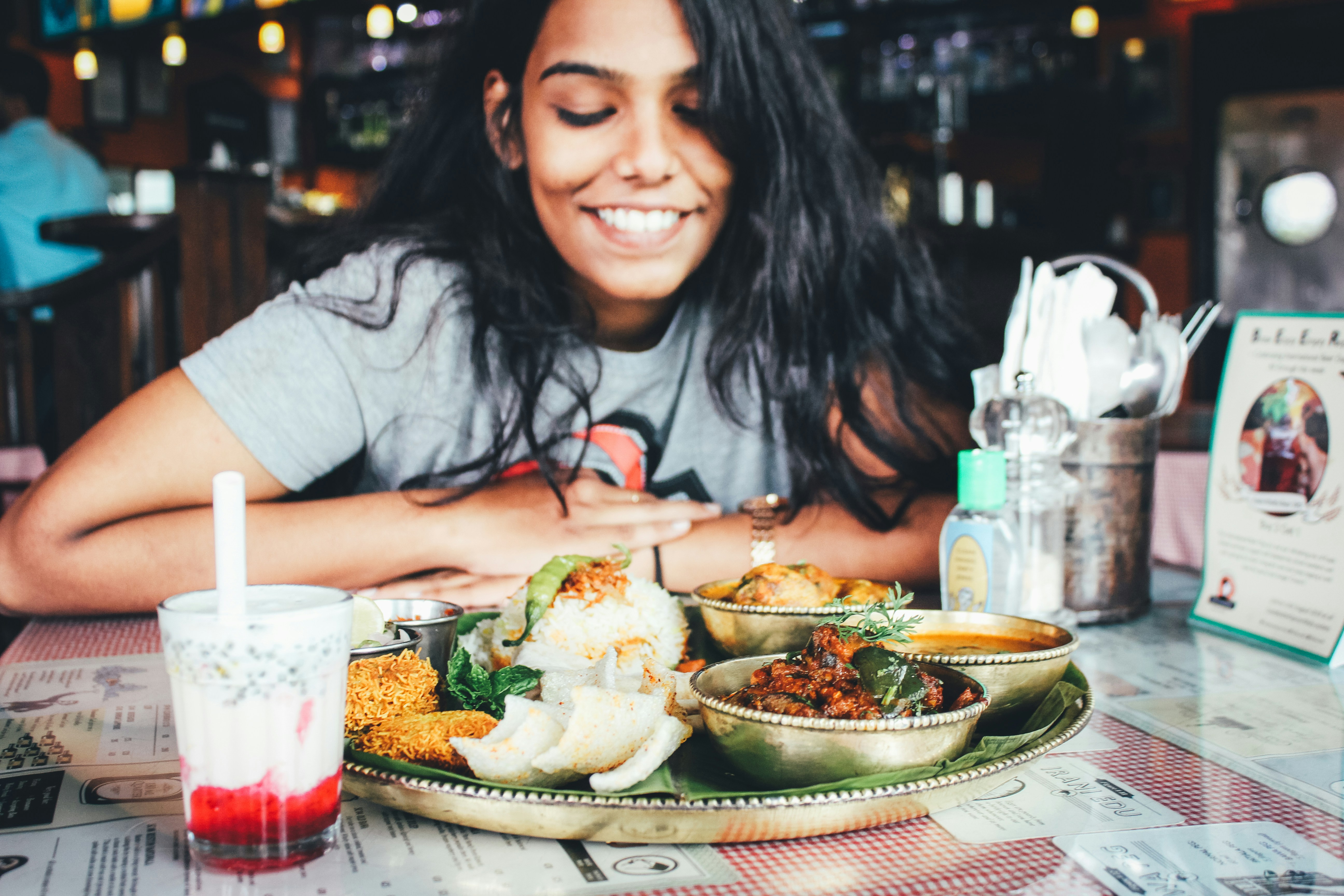 how to lose weight, how to lose weight without dieting, how to lose weight sustainably, how to lose weight without exercise, intuitive eating, healthy plate, healthy plate model, bulimia, anorexia, orthorexia, compulsive overeating, ED, eating disorders, eating disorders Photo by Outcast India on Unsplash